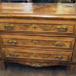 54 1070 CHEST OF DRAWERS